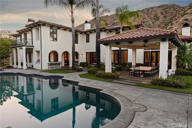 29462 Malibu View Court, Agoura Hills, CA 91301