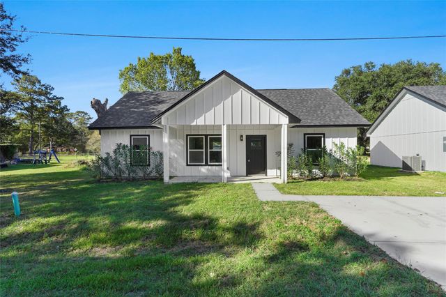 205 Spruce Lane, Daisetta, TX 77533
