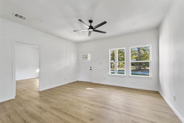 205 Spruce Lane, Daisetta, TX 77533