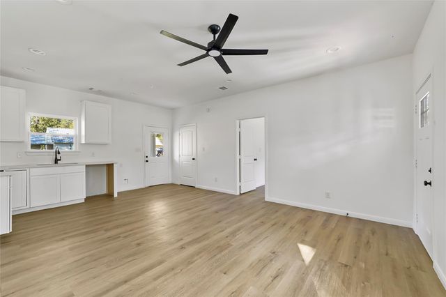 205 Spruce Lane, Daisetta, TX 77533