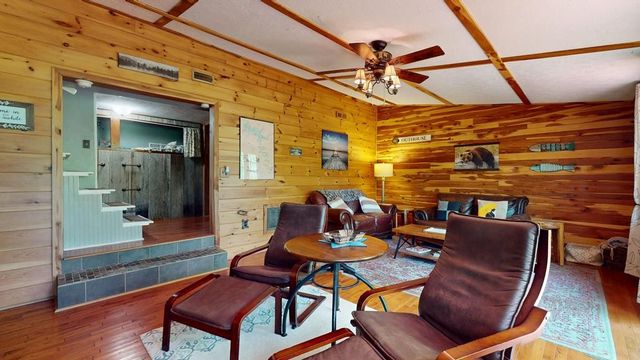 8045 Sarah Thomas Rd, Silver Point, TN 38582