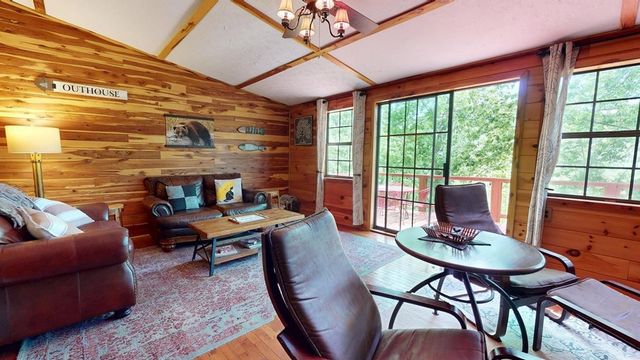 8045 Sarah Thomas Rd, Silver Point, TN 38582