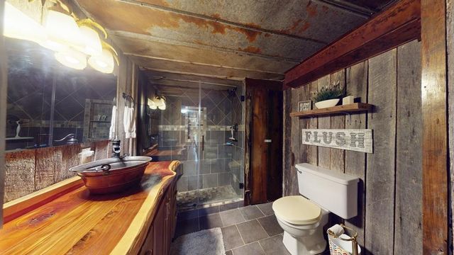 8045 Sarah Thomas Rd, Silver Point, TN 38582