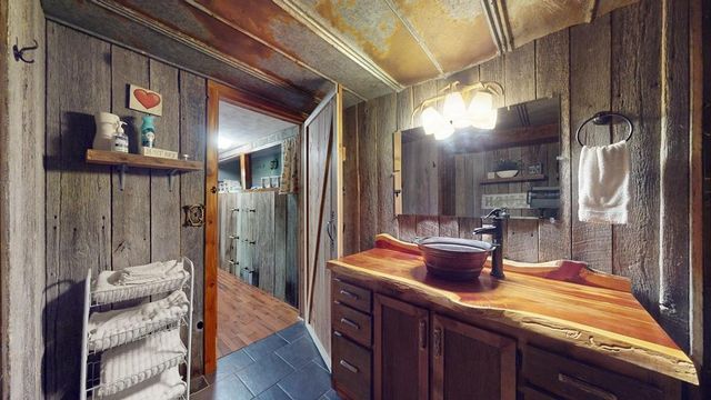 8045 Sarah Thomas Rd, Silver Point, TN 38582