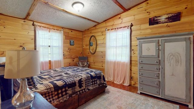 8045 Sarah Thomas Rd, Silver Point, TN 38582