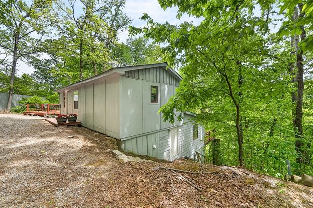 8045 Sarah Thomas Rd, Silver Point, TN 38582