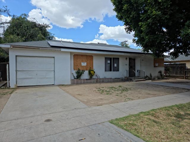 2925 N 2nd Street, Fresno, CA 93703