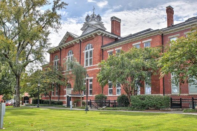 1516 Thurcroft Lane, Lawrenceville, GA 30043