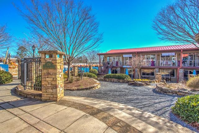 1516 Thurcroft Lane, Lawrenceville, GA 30043