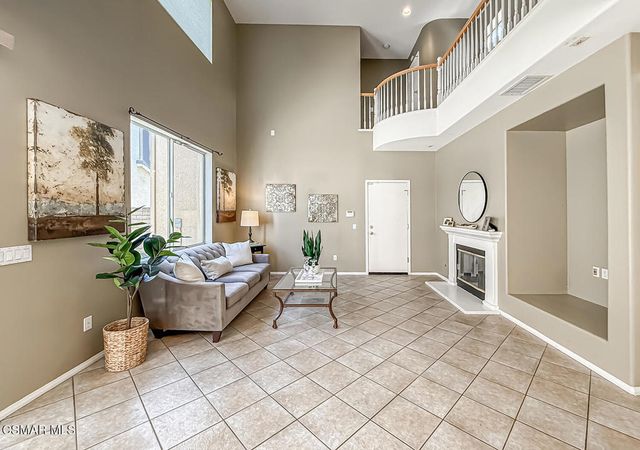 2511 Aurora Lane, Simi Valley, CA 93063