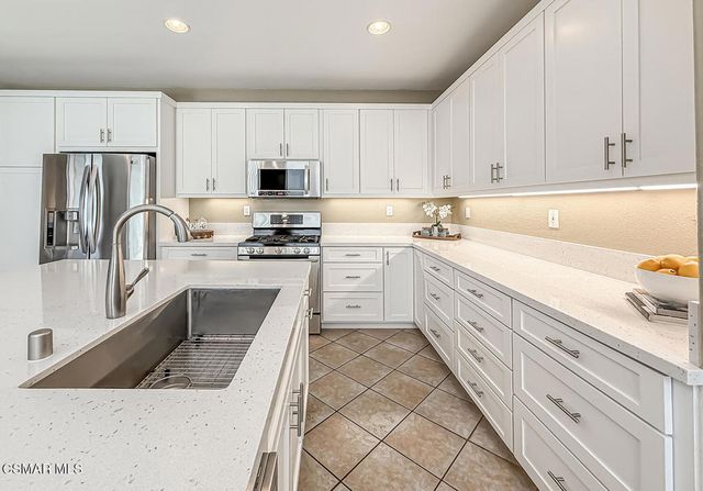 2511 Aurora Lane, Simi Valley, CA 93063