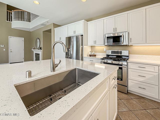 2511 Aurora Lane, Simi Valley, CA 93063