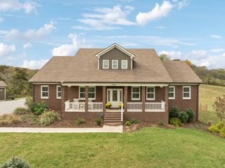 3885 Stonecrest Dr, Columbia, TN 38401