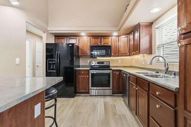 2560 Spring Valley Loop, Lexington, KY 40511