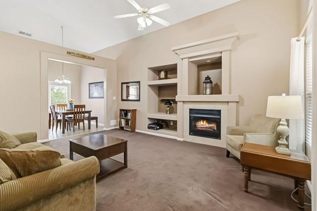 2560 Spring Valley Loop, Lexington, KY 40511