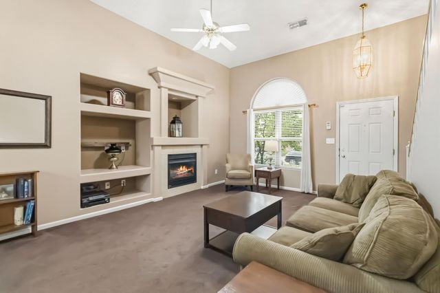 2560 Spring Valley Loop, Lexington, KY 40511