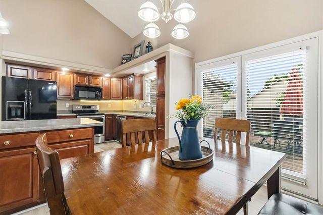 2560 Spring Valley Loop, Lexington, KY 40511