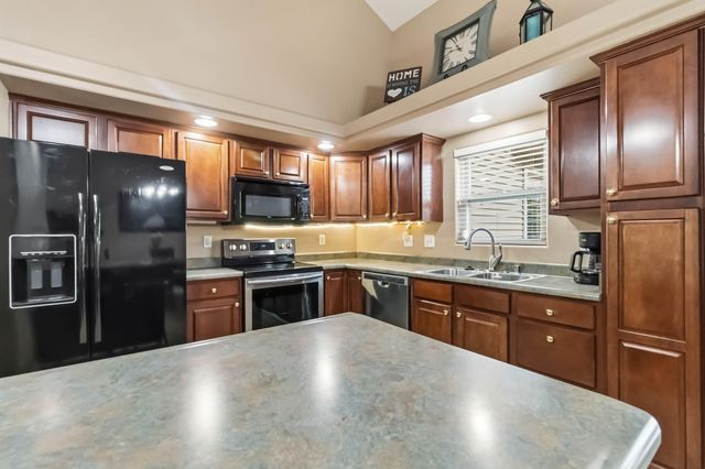 2560 Spring Valley Loop, Lexington, KY 40511