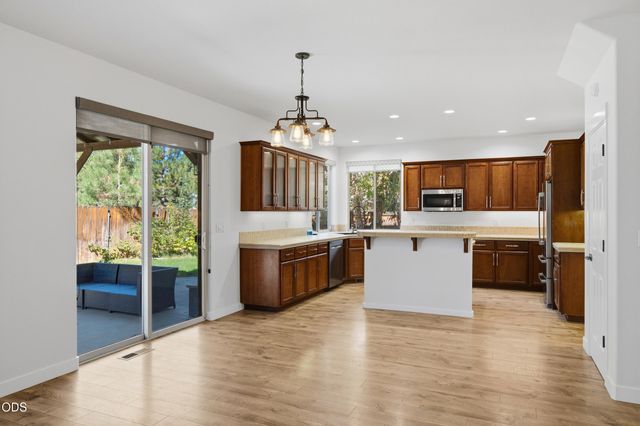 61729 Daly Estates Drive, Bend, OR 97702