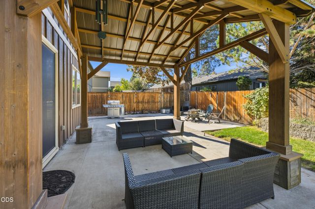 61729 Daly Estates Drive, Bend, OR 97702