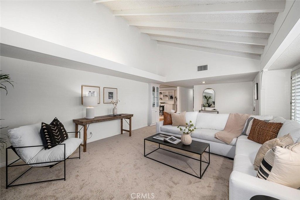 Image 10 of property listing at 2692 Salmon Drive, Rossmoor, CA 90720