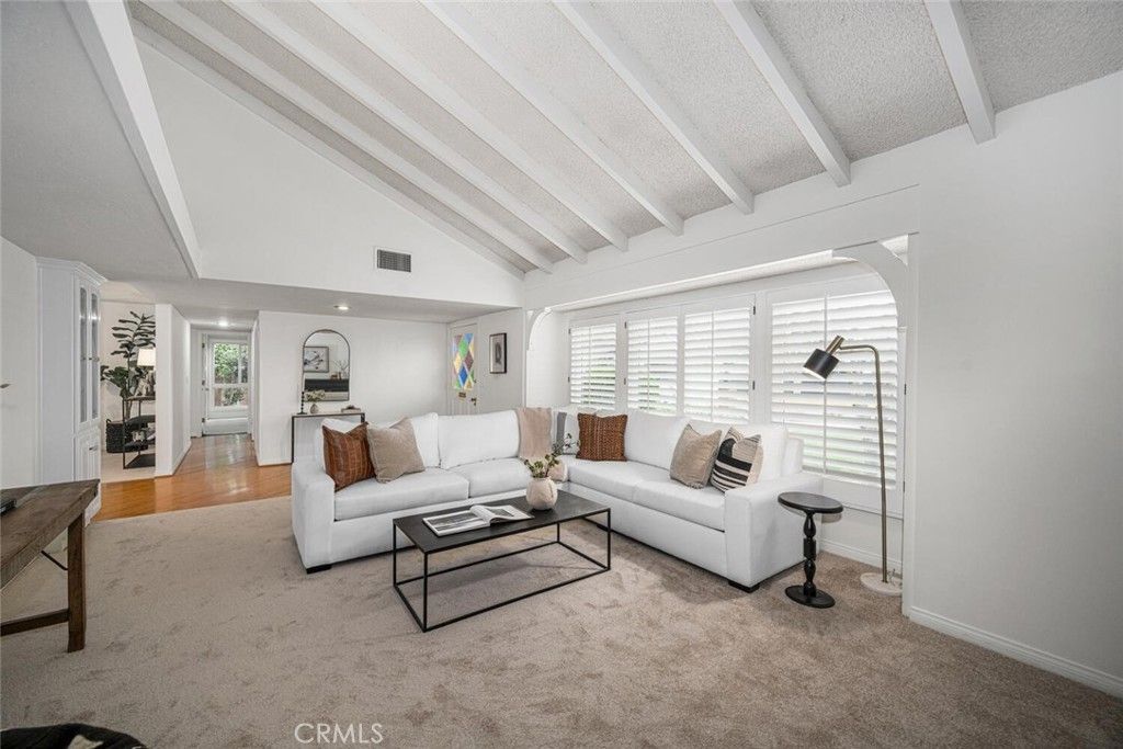 Image 11 of property listing at 2692 Salmon Drive, Rossmoor, CA 90720