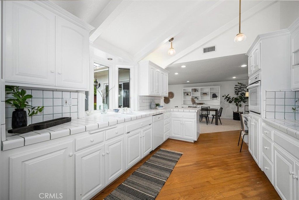 Image 27 of property listing at 2692 Salmon Drive, Rossmoor, CA 90720