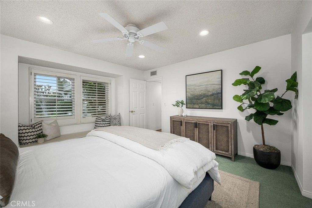 Image 33 of property listing at 2692 Salmon Drive, Rossmoor, CA 90720