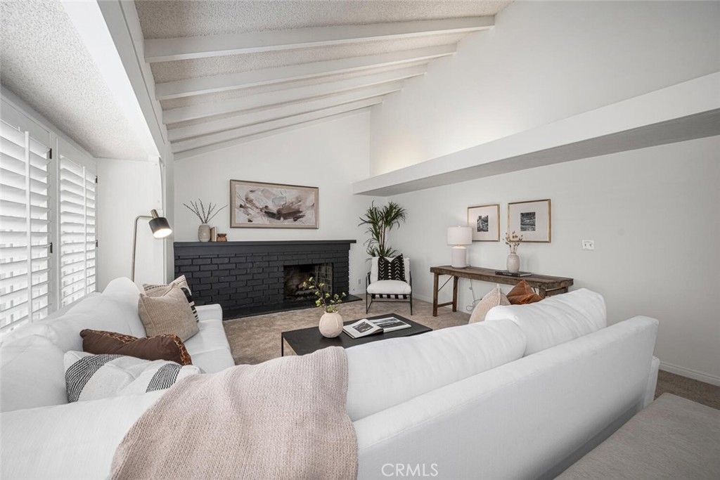 Image 9 of property listing at 2692 Salmon Drive, Rossmoor, CA 90720