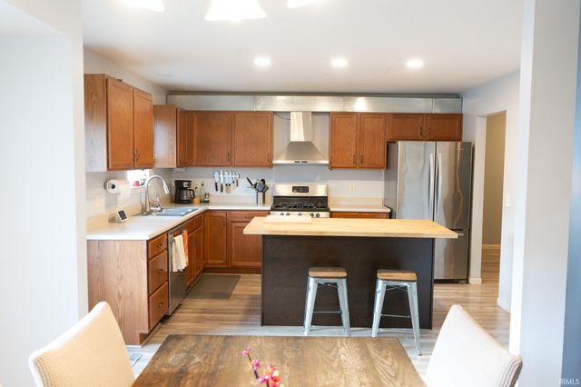 1819 Clifty Parkway, Fort Wayne, IN 46808