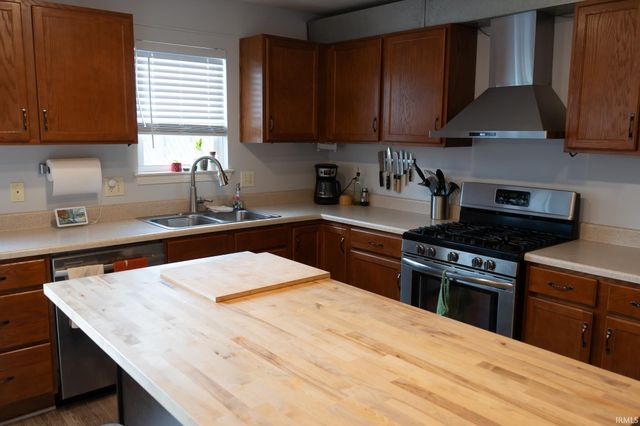 1819 Clifty Parkway, Fort Wayne, IN 46808