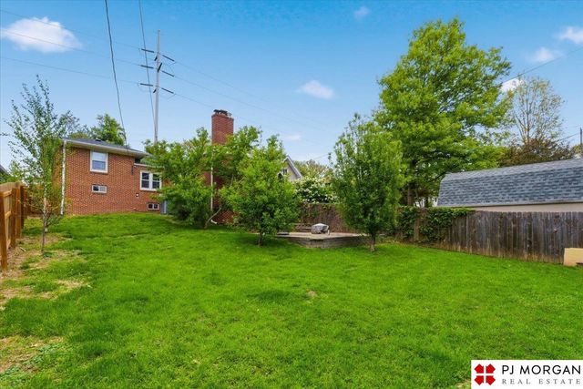 6315 Pacific Street, Omaha, NE 68106