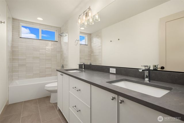 4100 30th Avenue S, Seattle, WA 98108