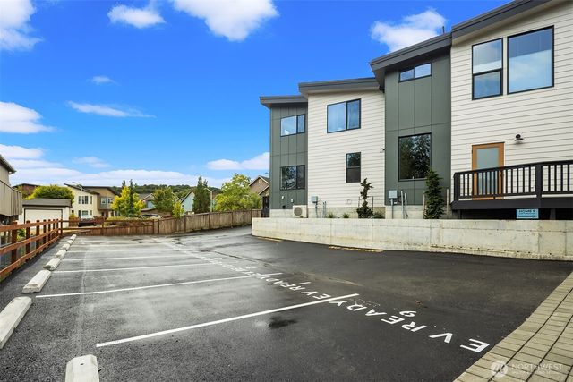 4100 30th Avenue S, Seattle, WA 98108