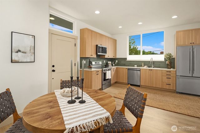 4100 30th Avenue S, Seattle, WA 98108