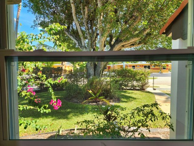 617 NE 8TH Avenue, Boynton Beach, FL 33435