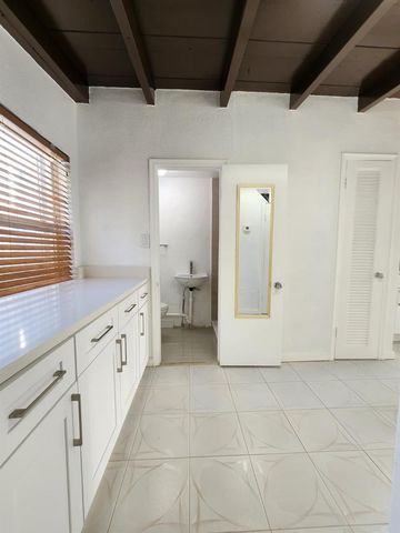 617 NE 8TH Avenue, Boynton Beach, FL 33435