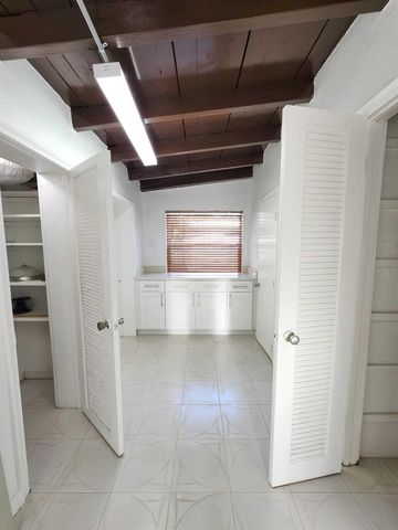 617 NE 8TH Avenue, Boynton Beach, FL 33435