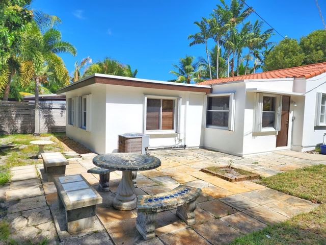617 NE 8TH Avenue, Boynton Beach, FL 33435