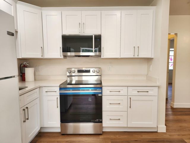 617 NE 8TH Avenue, Boynton Beach, FL 33435