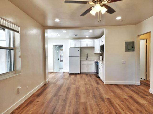 617 NE 8TH Avenue, Boynton Beach, FL 33435