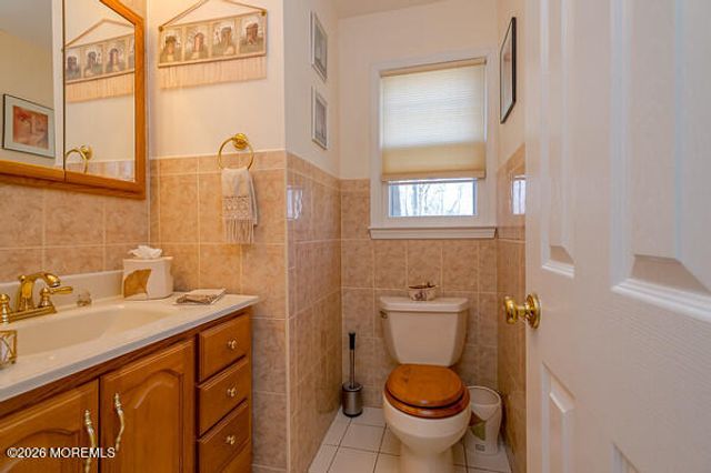 25 Whitney Drive, Marlboro, NJ 07746