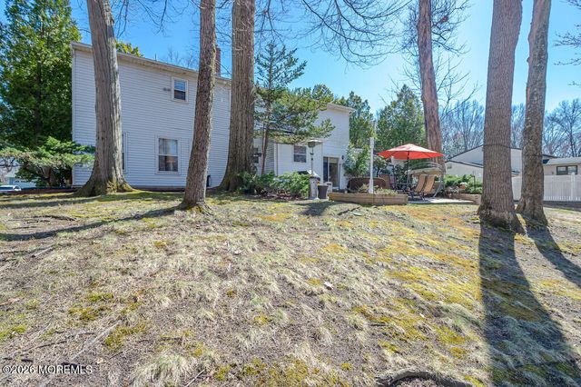 25 Whitney Drive, Marlboro, NJ 07746