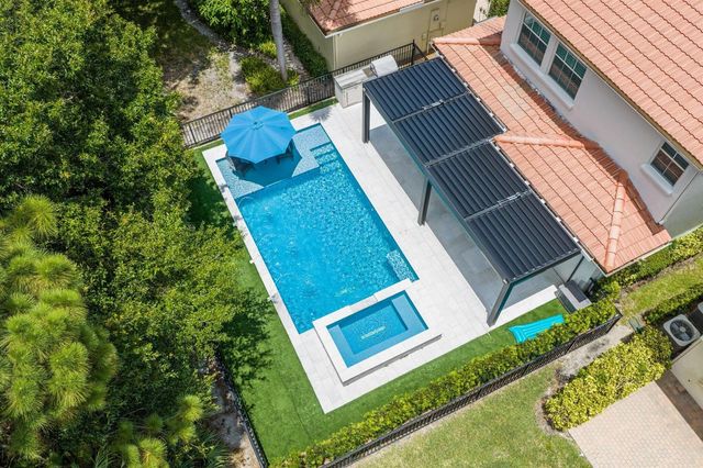 461 Pumpkin Drive, Palm Beach Gardens, FL 33410