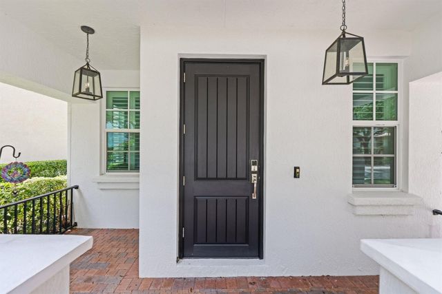 461 Pumpkin Drive, Palm Beach Gardens, FL 33410