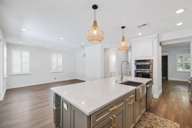 461 Pumpkin Drive, Palm Beach Gardens, FL 33410