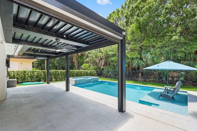 461 Pumpkin Drive, Palm Beach Gardens, FL 33410