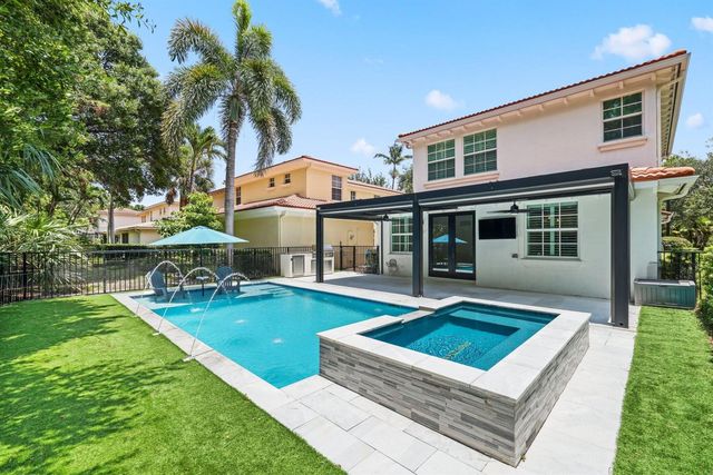 461 Pumpkin Drive, Palm Beach Gardens, FL 33410