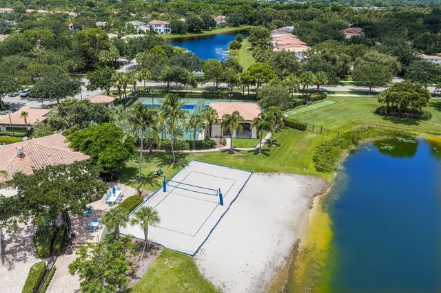 461 Pumpkin Drive, Palm Beach Gardens, FL 33410