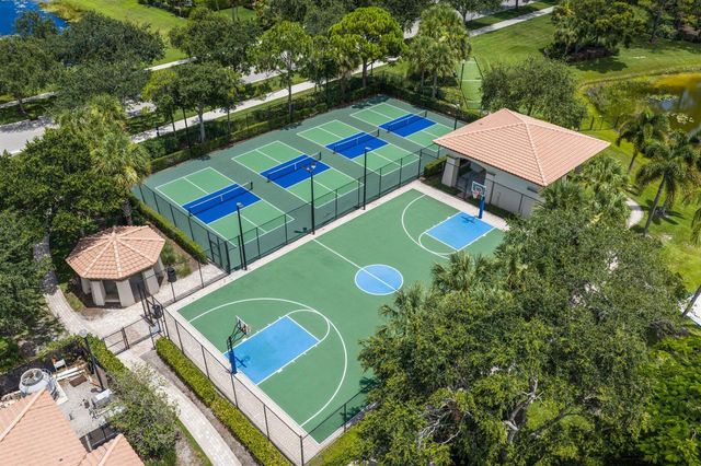 461 Pumpkin Drive, Palm Beach Gardens, FL 33410
